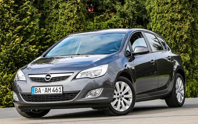 wieruszów Opel Astra cena 26900 przebieg: 196647, rok produkcji 2011 z Wieruszów